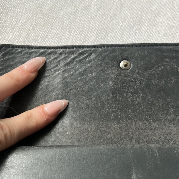 Louis Vuitton Gris Art Deco Monogram Vernis Sarah Wallet - Picture 5 of 8